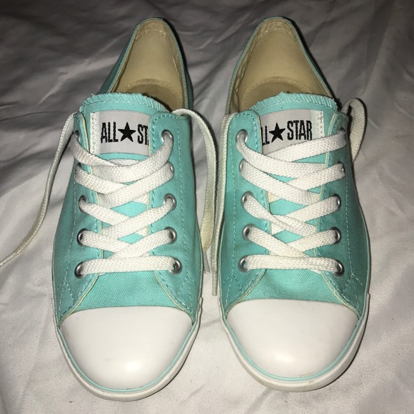 blue converse dainty